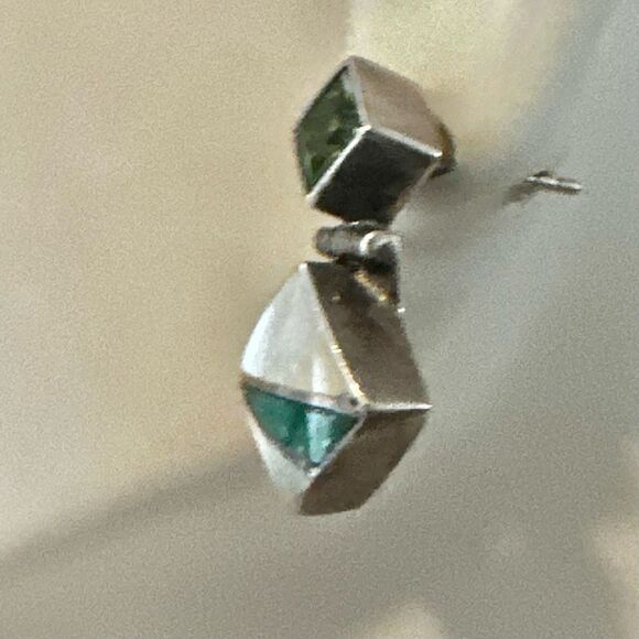 ACLEONI Sterling Silver Peridot, Malachite & Mother of Pearl Drop Earrings - Picture 4 of 12